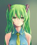  alternate_hair_color bad_id bad_pixiv_id fang_xue_jun green_hair hair_ornament hatsune_miku headset highres light_smile long_hair solo twintails upper_body vocaloid yellow_eyes 