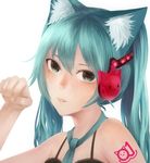  animal_ears aqua_hair bad_id bad_pixiv_id cat_ears face green_eyes hatsune_miku headphones long_hair paw_pose sakimori_(hououbds) simple_background solo twintails upper_body vocaloid white_background 