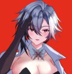  1girl arlecchino_(genshin_impact) black_hair breasts cleavage commentary detached_collar genshin_impact grey_hair hand_up large_breasts mija_(mija1890) multicolored_hair red_background simple_background solo streaked_hair unfinished upper_body 