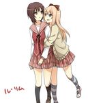  arm_hug bad_id bad_pixiv_id blonde_hair blue_eyes brown_eyes cardigan funami_yui kneehighs multiple_girls sao_(0060) school_uniform serafuku short_hair smile striped striped_legwear sweater toshinou_kyouko yuru_yuri 