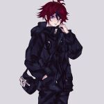  1boy abashuxiadeabaguai absurdres alternate_color antenna_hair aotsuki_eito aotsuki_eito_(cosplay) bag black_bag black_hair black_jacket black_pants blue_eyes chinese_commentary commentary_request cosplay cowboy_shot drawstring grey_background hair_between_eyes hand_in_pocket high_collar highres jacket long_sleeves male_focus multicolored_hair pants pocket red_hair short_hair simple_background solo streaked_hair sumino_takumi the_hundred_line_-last_defense_academy- tsurime two-tone_hair 