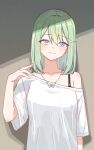  1girl absurdres arm_at_side black_bra blush bra bra_peek brown_background butterfly_necklace commentary_request daltokki34 green_eyes green_hair hand_up highres korean_commentary light_smile looking_at_viewer medium_hair multicolored_eyes multicolored_hair off-shoulder_shirt off_shoulder pink_pupils purple_eyes shirt short_sleeves single_bare_shoulder single_off_shoulder solo stellive straight-on straight_hair streaked_hair t-shirt two-tone_eyes underwear upper_body virtual_youtuber white_shirt white_streaks yuzuha_riko 