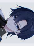  1boy alternate_hairstyle armor bishounen black_bodysuit black_hair blue_cape blue_sleeves blunt_ends bodysuit border bridal_gauntlets cape covered_collarbone curtained_hair eyelashes eyeliner genshin_impact gold grey_background grey_bridal_gauntlets grey_eyes hand_on_own_neck hand_up highres japanese_armor japanese_clothes kimono kote kurokote layered_sleeves letterboxed looking_at_viewer makeup male_focus mandarin_collar open_clothes open_kimono parted_lips red_eyeliner scaramouche_(genshin_impact) short_sleeves side_cape sideways smile solo takura_0103 tsurime twitter_username wanderer_(genshin_impact) white_border white_kimono white_mouth white_sleeves 
