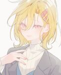  1other blonde_hair blue_shirt closed_mouth coat commentary_request gnosia grey_background grey_coat hair_between_eyes jewelry long_sleeves looking_at_viewer necklace nekotemari red_eyes setsu_(gnosia) shirt short_hair simple_background smile solo sparkle sweater turtleneck turtleneck_sweater white_sweater 