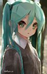  1girl aqua_hair bangs blurry blurry_background collared_shirt eyebrows_visible_through_hair green_eyes hair_between_eyes hatsune_miku highres long_hair parted_lips shirt solo sweater takepon1123 twintails twitter_username vocaloid 