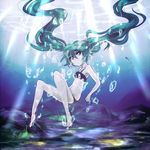  barefoot bikini floating_hair green_eyes green_hair hatsune_miku long_hair solo submerged swimsuit tom_(drpow) twintails underwater very_long_hair vocaloid 