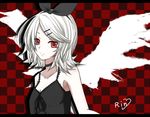  alternate_hair_color bad_id bad_pixiv_id checkered checkered_background hair_ornament hairclip kagamine_rin letterboxed looking_at_viewer red_eyes sei000 short_hair smile solo vocaloid white_hair wings 