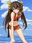  bikini blush brown_hair green_eyes hand_on_own_knee highres huang_lingyin infinite_stratos knees long_hair looking_at_viewer mei_ichi ocean smile solo swimsuit thighs twintails 