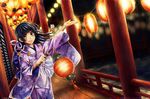  black_hair green_eyes highres holding japanese_clothes kimono lantern long_hair looking_at_viewer makina_(frog) original outstretched_arm revision smile solo 