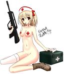  absurdres assault_rifle bad_id bad_pixiv_id bandages battlefield_(series) battlefield_3 blonde_hair boots bullpup combat_boots cross famas first_aid_kit gun highres kneeling mouth_hold navel nude original pasties ppshex red_eyes rifle side_ponytail single_thighhigh sitting solo thighhighs trigger_discipline wariza weapon 