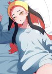  1girl alternate_hairstyle black_hair blush carmine_(pokemon) commentary_request eyelashes grey_shirt hairband highres kamidan long_hair looking_at_viewer lying mole mole_under_eye multicolored_hair on_back on_bed open_mouth pokemon pokemon_sv red_hair shirt single_bare_shoulder solo two-tone_hair yellow_eyes yellow_hairband 