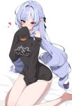  1girl absurdres black_shirt braid breasts cosplay covering_own_mouth highres long_sleeves looking_at_viewer medium_breasts multicolored_hair pointy_ears purple_hair red_eyes shirt simple_background sitting sleeves_past_fingers sleeves_past_wrists solo streaked_hair thighs vivian_(zenless_zone_zero) w.k white_background white_hair wise_(zenless_zone_zero) wise_(zenless_zone_zero)_(cosplay) zenless_zone_zero 