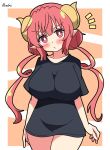  1girl absurdres artist_name black_shirt blush breasts bright_pupils closed_mouth collarbone commentary cowboy_shot dragon_girl dragon_horns hendra highres horns ilulu_(maidragon) kobayashi-san_chi_no_maidragon large_breasts long_hair looking_at_viewer notice_lines orange_background pointy_ears red_eyes shirt short_sleeves signature simple_background solo twintails v-shaped_eyebrows white_pupils yellow_horns 