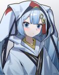  1girl blue_eyes blunt_bangs chihaya_(clothing) commentary_request eyeshadow hair_ornament hatsune_miku highres hood hood_up hooded_kimono japanese_clothes kimono looking_at_viewer looking_to_the_side makeup musical_note musical_note_hair_ornament myuga66666 red_eyeshadow solo twintails upper_body vocaloid white_kimono yuki_miku yuki_miku_(2018) 