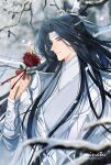  1boy artist_name bare_tree bishounen black_hair blurry blurry_background blurry_foreground branch chinese_clothes depth_of_field english_commentary flower hand_up hanfu headband highres holding holding_flower implied_yaoi lan_wangji leaf long_hair long_sleeves looking_at_object male_focus minataka94 modao_zushi outdoors parted_lips red_flower red_ribbon red_rose ribbon robe rose shikigami smile snow snowing solo topknot tree upper_body very_long_hair watermark white_hanfu white_headband wide_sleeves winter xiao_guan_(headdress) yellow_eyes 