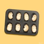  animal animal_focus baking_sheet commentary_request hamster no_humans original simple_background upiupisyo yellow_background 