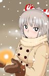  bangs blurry blurry_background blush bright_pupils closed_mouth coat depth_of_field eyebrows_visible_through_hair fire flame fujiwara_no_mokou grey_hair hair_ribbon long_hair long_sleeves looking_at_viewer magic mittens poronegi ribbon scarf smile snow snowing solo touhou upper_body winter_clothes 