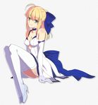  adapted_costume ahoge artoria_pendragon_(all) asaka_(asa_net21) bare_shoulders blonde_hair bow breasts choker cleavage dress elbow_gloves fate/stay_night fate/unlimited_blade_works fate_(series) gloves green_eyes hair_bow high_heels highres legs legs_together long_hair medium_breasts ponytail saber shoes sitting smile solo thighhighs thighs white_dress white_gloves white_legwear 