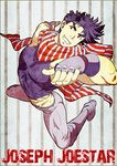  character_name chinjuu_hibakichi fingerless_gloves gloves grin jojo_no_kimyou_na_bouken joseph_joestar_(young) male_focus midriff muscle pose purple_eyes purple_hair scarf smile solo 