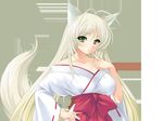  animal_ears ayase_hazuki blush breasts fox_ears fox_tail green_eyes japanese_clothes kimono oinari-sama_to_dada_amakozukuri_kon smile solo tail white_hair 