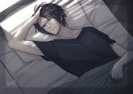  1boy alternate_costume arm_up bed black_shirt brown_hair commentary dated final_fantasy final_fantasy_viii half-closed_eyes hand_in_own_hair hand_on_own_head hiryuu_(kana_h) male_focus messy_hair morning on_bed one_eye_closed pillow scar scar_on_face shirt short_hair signature solo squall_leonhart t-shirt under_covers upper_body waking_up 