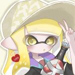  1girl baseball_cap blonde_hair commentary grey_background gun hat heart highres holding holding_gun holding_weapon inkling inkling_girl long_hair looking_at_viewer pointy_ears sh_f0y simple_background solo splatoon_(series) splatoon_3 squeezer_(splatoon) symbol-only_commentary tentacle_hair upper_body v weapon yellow_eyes 