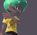  1boy afro aqua_hair aqua_tongue arm_at_side blood closed_mouth dark-skinned_male dark_skin grey_eyes hand_up koike3582 nosebleed octoling octoling_boy octoling_player_character purple_background shirt short_hair short_sleeves simple_background smile solo splatoon_(series) t-shirt tongue tongue_out wiping_blood yellow_shirt 