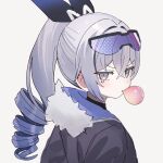  1girl angry black_jacket chewing_gum closed_mouth commentary_request drill_hair drill_ponytail ear_piercing fur-trimmed_jacket fur_trim goggles goggles_on_head gradient_hair grey_eyes grey_hair highres honkai:_star_rail honkai_(series) jacket looking_at_viewer looking_back multicolored_hair piercing ponytail purple-tinted_eyewear purple_hair silver_wolf_(honkai:_star_rail) simple_background solo tearing_up tinted_eyewear two-tone_hair upper_body v-shaped_eyebrows white_background zenshin 