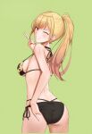  1girl ass batto_neko bikini black_bikini blonde_hair blush breasts floral_print from_behind green_background grin highres kitagawa_marin large_breasts long_hair looking_at_viewer looking_back one_eye_closed ponytail print_bikini red_eyes simple_background smile solo sono_bisque_doll_wa_koi_wo_suru standing swimsuit v 