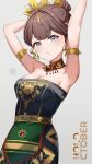  1girl alternate_costume alternate_hairstyle anya_melfissa armpits arms_up bare_shoulders batik blonde_hair breasts brown_hair cleavage dreadpunk gem highres hololive hololive_indonesia indonesian_clothes kebaya looking_at_viewer medium_breasts multicolored_clothes multicolored_hair purple_eyes red_gemstone signature solo streaked_hair virtual_youtuber 