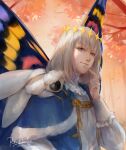  1boy animal_on_shoulder blue_butterfly blue_cape blue_eyes bug butterfly butterfly_wings cape closed_mouth fate/grand_order fate_(series) fur-trimmed_cape fur_trim grey_hair hashtag-only_commentary highres insect_wings looking_at_viewer male_focus oberon_(fate) oberon_(first_ascension)_(fate) outdoors renrenka_noi short_hair solo upper_body wings 