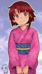  1girl absurdres artist_logo asymmetrical_hair blush brown_hair commentary cowboy_shot english_commentary floral_print hair_ornament highres iwakura_lain japanese_clothes kimono logo looking_at_viewer obi outline pink_kimono red_eyes sash serial_experiments_lain short_hair sky smile sockasso straight-on x_hair_ornament yellow_outline 