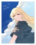  1girl ahoge black_shirt blonde_hair blue_sky blush border cho_kaguya-hime! cloud cloudy_sky commentary_request dated day floating_clothes floating_hair from_side grin hakua_(aiziro_039) happy_birthday highres kaguya_(cho_kaguya-hime!) light_particles long_hair looking_at_viewer looking_to_the_side outdoors red_eyes shirt short_sleeves sky smile solo sunlight turning_head upper_body white_border yellow_pupils 