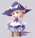  bad_id bad_pixiv_id bamboo_broom blonde_hair blush boots broom chibi dress full_body grey_background hat highres kirisame_marisa looking_at_viewer shiitake_(mm0820) short_hair simple_background solo touhou witch_hat yellow_eyes 