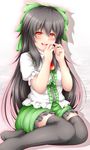  akkii_(meragold) bad_id bad_pixiv_id black_hair black_legwear blush bow breasts crossed_legs hair_bow highres long_hair medium_breasts open_mouth red_eyes reiuji_utsuho ribbon sitting skirt solo thighhighs third_eye touhou yokozuwari 