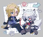  2boys ahoge animal_ear_fluff animal_ears animal_print arm_out_of_sleeve bat_(animal) bat_print bicep_strap black_coat black_gloves black_pants blonde_hair body_fur bracelet checkered_background chibi chibi_only closed_mouth coat collared_vest colored_tips commentary crossed_legs ear_piercing earrings fingerless_gloves full_body furry furry_male gloves grey_background grey_eyes grey_pants grey_vest hair_between_eyes hand_on_floor heterochromia holding holding_leash hugo_vlad invisible_chair jewelry kneeling lapel_pin leash long_hair male_focus multicolored_hair multiple_boys muzzle_(mask) necktie open_mouth pants paw_print piercing pointy_ears prosthesis prosthetic_leg purple_necktie purple_shirt red_eyes ring shirt short_hair single_glove sitting sparkling_eyes spoken_flower sweet_love4s tail tail_belt v-shaped_eyebrows vest von_lycaon white_fur white_hair white_shirt wolf_boy wolf_ears wolf_tail zenless_zone_zero 