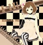  bare_shoulders brown_eyes brown_hair checkered don't_say_&quot;lazy&quot; dress elbow_gloves gloves hair_ornament head_tilt hirasawa_yui k-on! pantyhose senri_(nazerine) short_hair sitting smile solo 