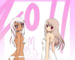  back bare_shoulders bikini blush breasts butt_crack chloe_von_einzbern dark_skin dora-sado dress fate/kaleid_liner_prisma_illya fate_(series) from_behind illyasviel_von_einzbern long_hair looking_back medium_breasts multiple_girls pink_hair red_eyes silver_hair smile strapless strapless_dress swimsuit underboob white_dress 