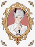  1boy black_horns closed_mouth dragon_boy dragon_horns fingernails gfmldjszt highres horns lips long_sleeves looking_to_the_side love_and_deepspace male_focus parted_bangs picture_frame red_eyes short_hair smile solo sylus_(abyssal_sovereign)_(love_and_deepspace) sylus_(love_and_deepspace) upper_body white_hair 
