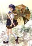  bad_id bad_pixiv_id bag blue_hair blush brown_eyes highres legs light_rays loose_socks original ripples school_bag school_uniform short_hair skirt socks solo sunbeam sunlight tooo umbrella water 