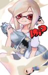  1girl closed_mouth commentary_request earrings eyebrow_cut gun highres holding holding_gun holding_weapon icebo_x_x inkling_(language) inkling_girl inkling_player_character jewelry long_hair looking_at_viewer nautilus_(splatoon) pointy_ears print_shirt red_eyes shirt simple_background smile solo splatoon_(series) splatoon_3 tentacle_hair weapon white_background white_hair white_shirt 