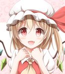 ascot blonde_hair blush fang flandre_scarlet happy hat kuroganeruto looking_at_viewer mob_cap open_mouth red_eyes short_hair smile solo touhou wings 