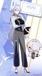  1girl absurdres alternate_costume arm_under_breasts bag bare_shoulders black_bag black_shoes breasts character_name chibi closed_mouth clothing_cutout commentary_request earrings grey_hair grey_pants hair_over_one_eye hand_fan high_heels highres holding holding_bag holding_fan jewelry large_breasts long_hair looking_at_viewer maria_(syake-uni) mole mole_under_mouth multiple_views pants pointy_ears purple_eyes shoes shoulder_cutout shrug_(clothing) velina_airgid white_shrug zenless_zone_zero 