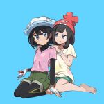  2girls asatsuki_(fgfff) barefoot beanie black_hair black_leggings bracelet commentary_request eyelashes female_protagonist_(pokemon_ww) floral_print gloves green_shorts grey_eyes hair_between_eyes hands_on_another's_shoulders hat holding holding_poke_ball jewelry leggings medium_hair multiple_girls partially_fingerless_gloves poke_ball poke_ball_(basic) pokemon pokemon_sun_and_moon pokemon_winds_and_waves red_hat selene_(pokemon) shirt short_sleeves shorts t-shirt toes undershirt yellow_shirt z-ring 