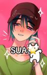  1girl alien_stage baseball_cap black_hair brown_hat character_name commentary english_commentary green_shirt hat highres holding holding_phone looking_to_the_side phone portrait purple_eyes shirt short_hair simple_background smile solo sparkle sua_(alien_stage) the_quipper thick_eyebrows 