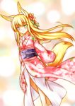  animal_ears blonde_hair floral_print flower fox_ears fox_tail green_eyes hair_flower hair_ornament highres himeka_chine japanese_clothes kimono long_hair minaha_(playjoe2005) original pink_kimono simple_background smile solo tail yukata 