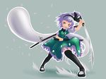  absurdres black_hairband green_eyes hairband highres katana konpaku_youmu konpaku_youmu_(ghost) nac0n short_hair silver_hair simple_background solo sword thighhighs touhou weapon 