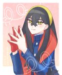  1girl absurdres black_hair blue_jacket buttons carmine_(pokemon) closed_mouth commentary_request crossed_bangs eyelashes gloves hair_between_eyes hairband hands_up highres jacket long_hair long_sleeves looking_at_viewer mole mole_under_eye narusawa_byakuya pink_background pokemon pokemon_scarlet_and_violet red_gloves single_glove smile solo translation_request upper_body yellow_eyes yellow_hairband 