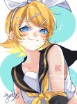  1girl :3 absurdres bare_shoulders black_sailor_collar blonde_hair blue_eyes bow bow_hairband collarbone commentary cropped_shirt detached_sleeves eighth_note hair_ornament hairband hairclip highres kagamine_rin looking_at_viewer mai_mugi midriff musical_note neckerchief number_tattoo parallel_hairclips sailor_collar shirt short_hair shoulder_tattoo signature sleeveless sleeveless_shirt smile solo spoken_musical_note tattoo upper_body vocaloid watermark white_bow yellow_neckerchief 