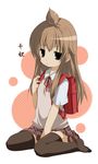  ahoge backpack bag brown_eyes brown_hair kneeling kosumo long_hair minami-ke minami_chiaki randoseru school_uniform solo thighhighs zettai_ryouiki 